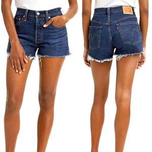 LEVI’S • 501 High Rise Jeans Shorts • 24